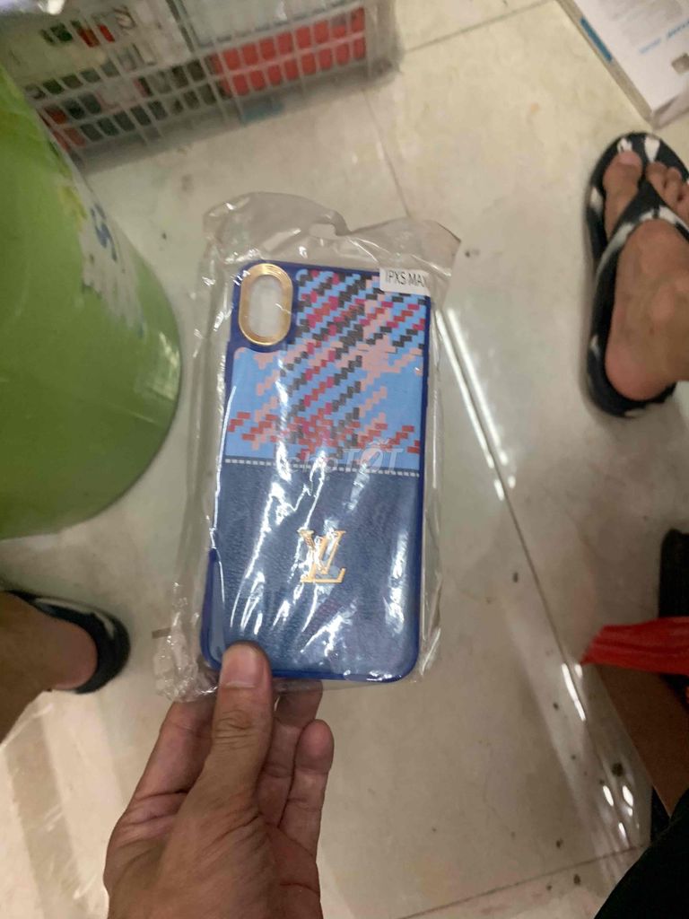 Ốp lưng Louis Vuitton iPhone XS Max. Mua bán Phụ kiện (Màn hình, Chuột...) tại Quận 7 Tp Hồ Chí Minh được đăng bởi This is Dat hình 1