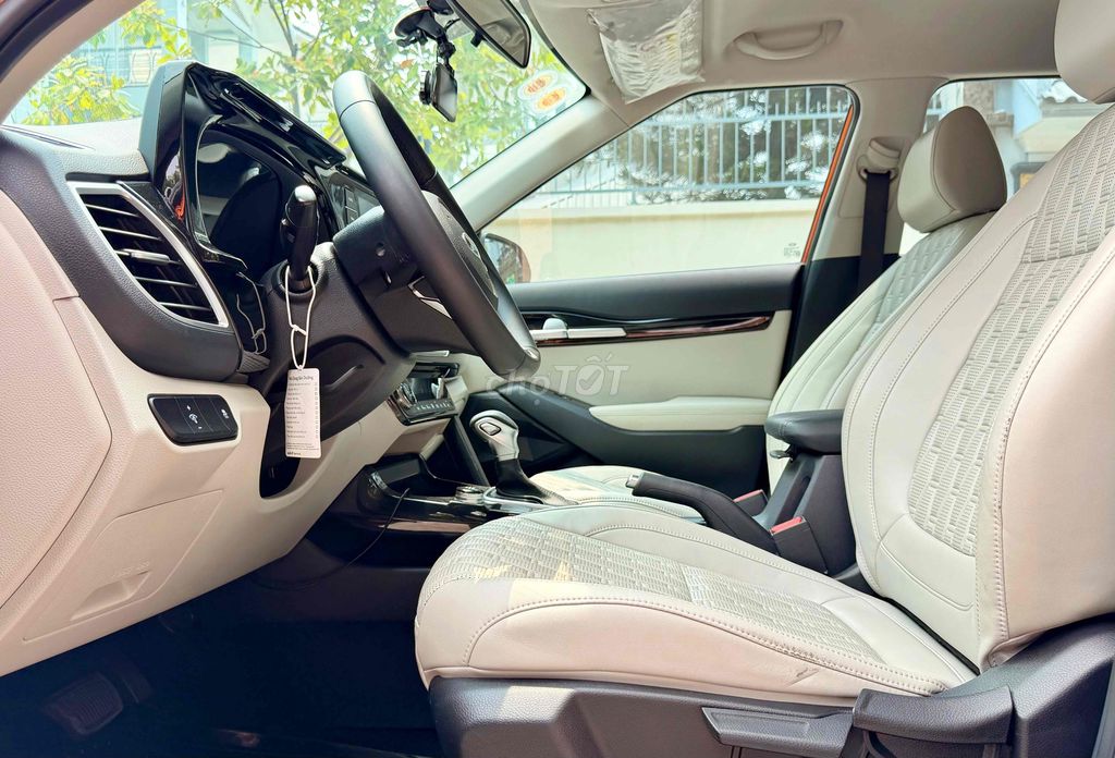 KIA SELTOS 1.4 LUXURY 2021 СКОЛЬЗИТ 20 000 КМ КАК НОВЫЙ