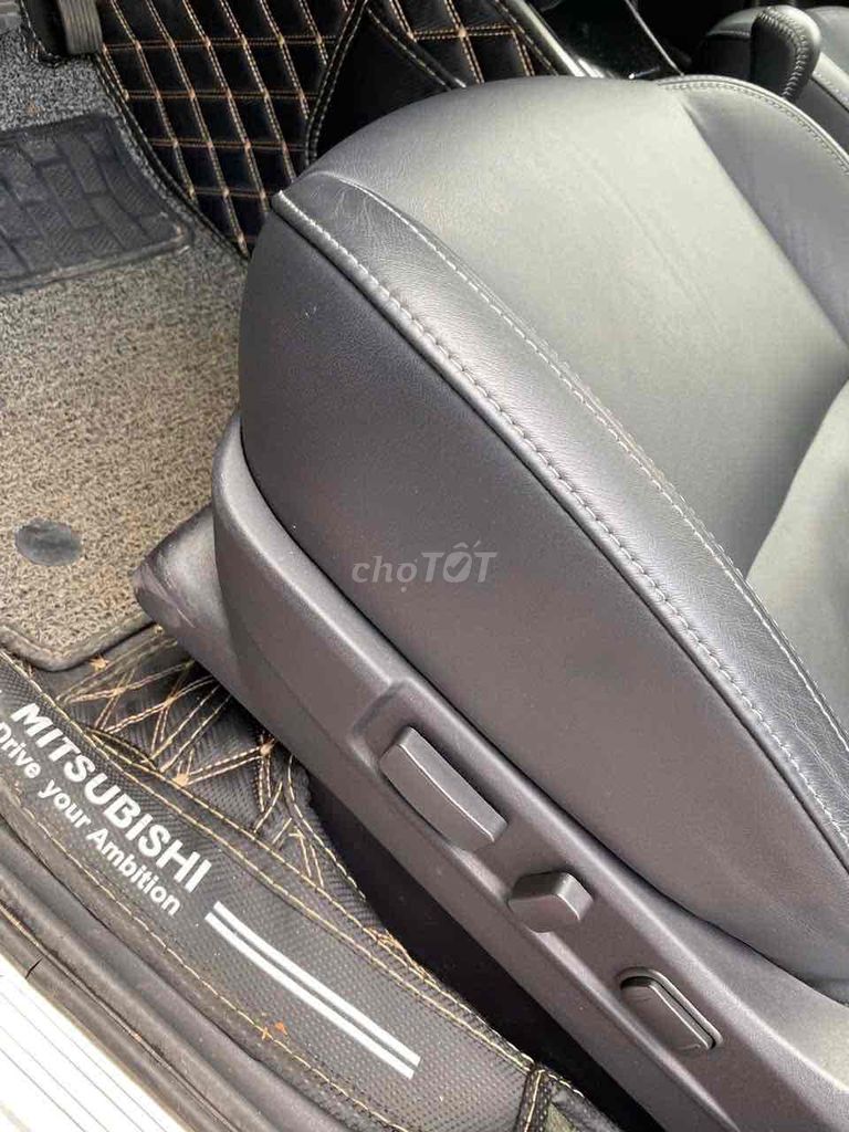 Mitsubishi Outlander 2021 2.0 CVT Premium  chất. Mua bán Ô tô tại Quận Long Biên Hà Nội được đăng bởi Lan hình 8