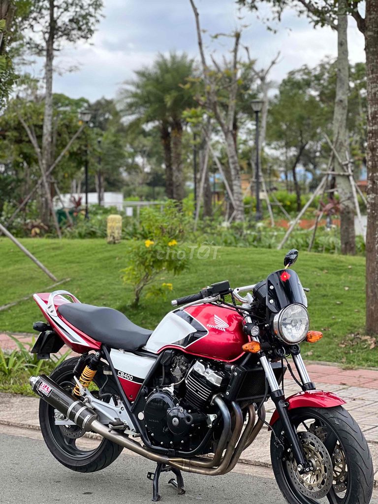 Honda CB400 Đỏ trắng. Mua bán Xe máy tại Huyện Long Thành Đồng Nai được đăng bởi Trương Nhơn hình 2