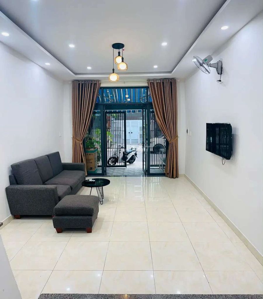Nhà 2 tầng 3pn đẹp mới mặt tiền vũ trọng phụng