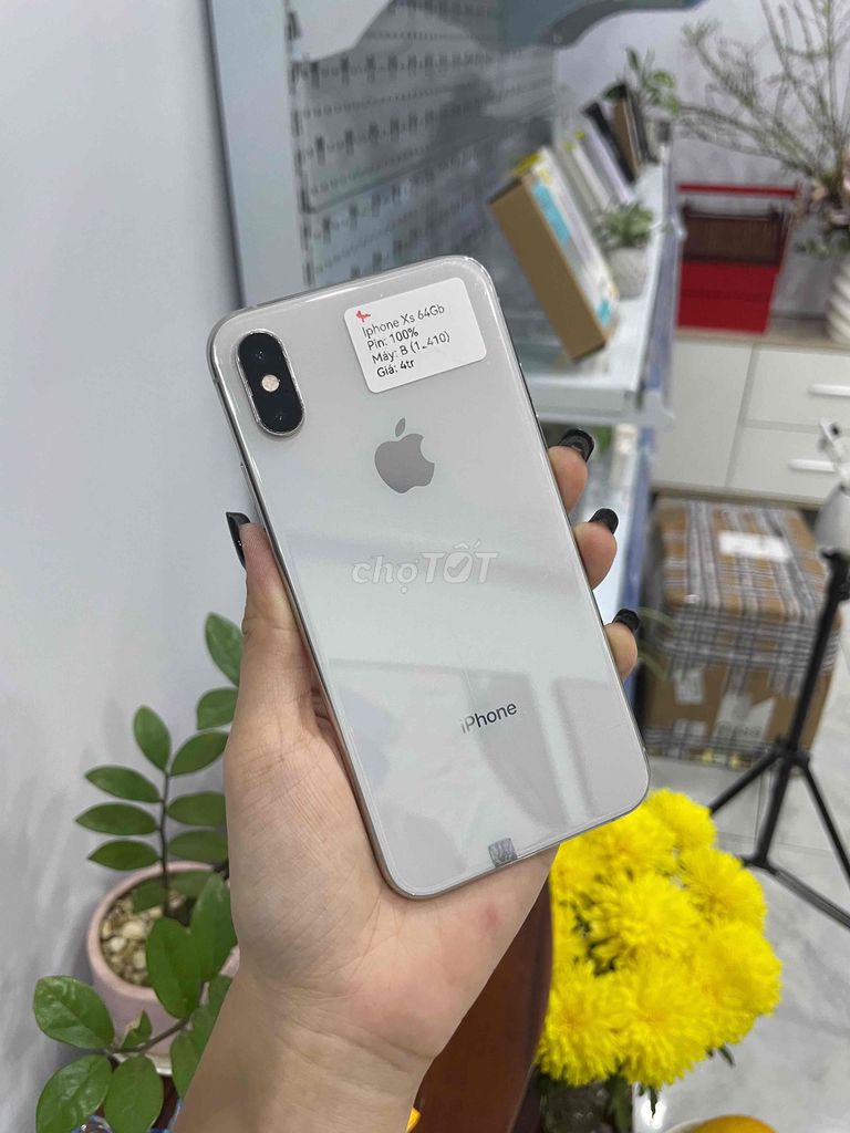 iPhone Xs 64GB Quốc tế Trắng zin pin 100. Mua bán Điện thoại tại Huyện Hóc Môn Tp Hồ Chí Minh được đăng bởi Luân Hoài hình 1