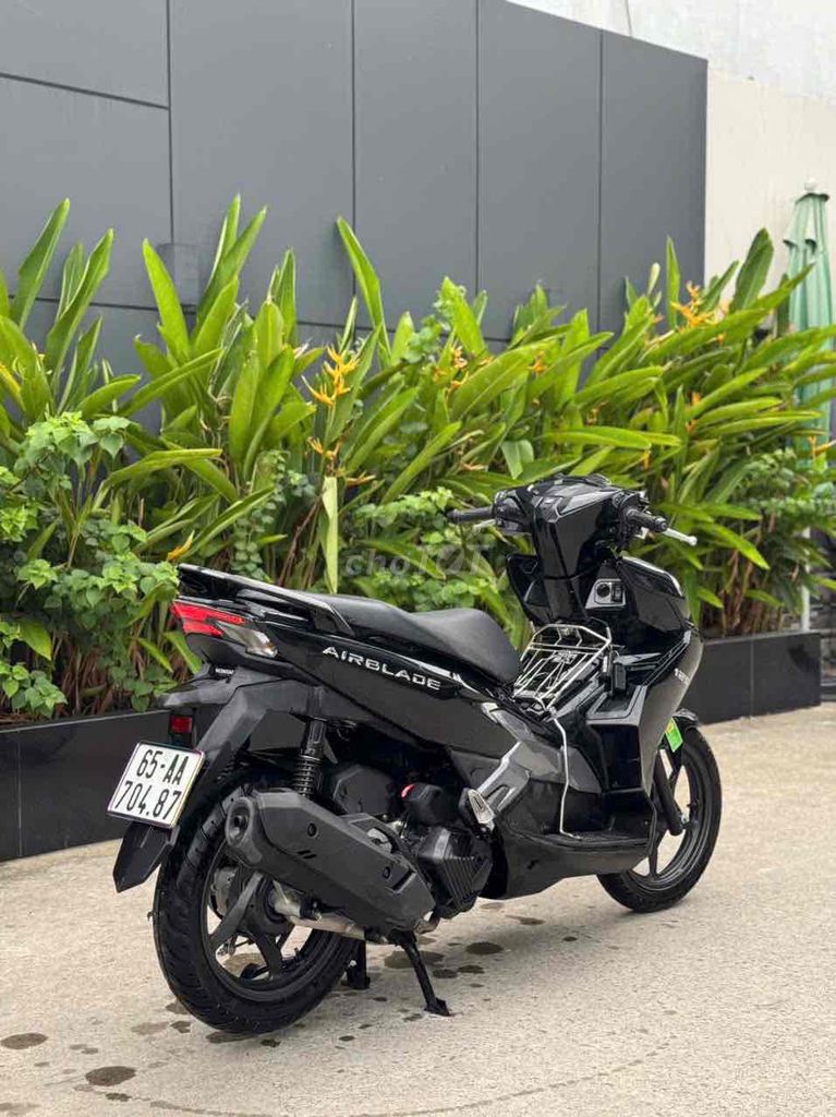Honda Air Blade 125 2025 черный 8 000 км