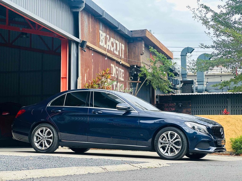 Mercedes Benz C200 Xanh/Kem 2017 LÊN NHIỀU ĐỒ CHƠI. Mua bán Ô tô tại Thành phố Thủ Đức Tp Hồ Chí Minh được đăng bởi Hứa Bửu hình 3
