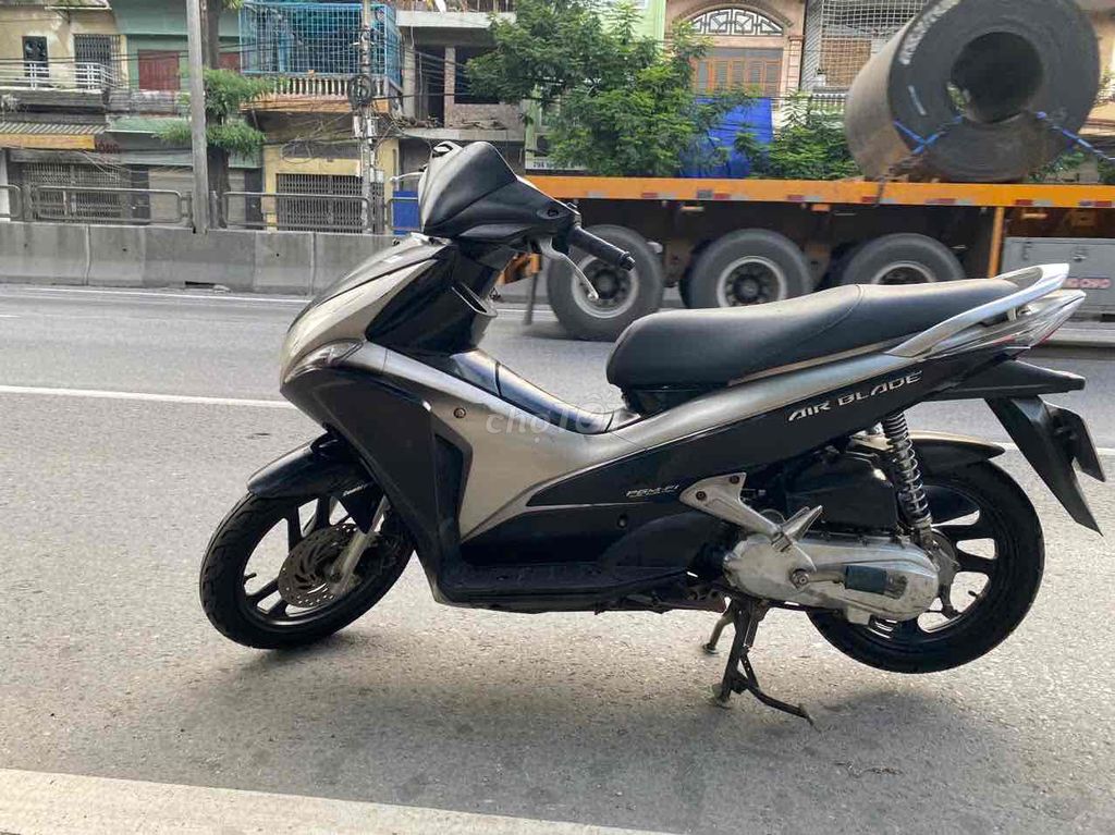 Airblade đời cao êm đẹp như hình. Mua bán Xe máy tại Quận Hồng Bàng Hải Phòng được đăng bởi Ly  hình 2