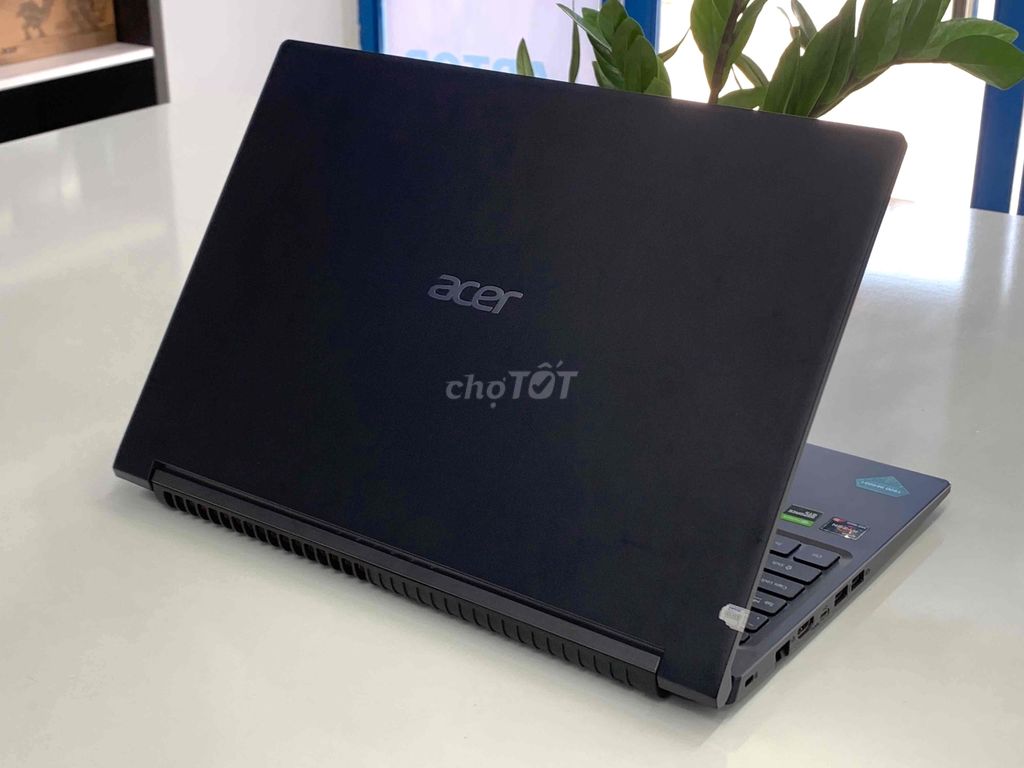Acer Aspire 7 - Gaming đồ hoạ mỏng nhẹ, đơn giản