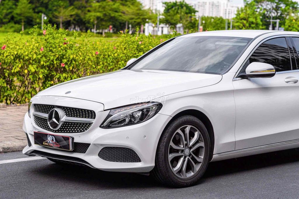 C200 model 2017 màu trắng xe sang siêu đẹp giá rẻ. Mua bán Ô tô tại Quận 7 Tp Hồ Chí Minh được đăng bởi Dương Phương hình 7