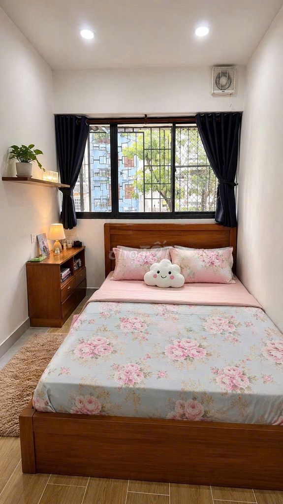 Chung cư Cách Mạng Tháng Tám, QUẬN TÂN BÌNH, 4.5 x 9.5m, giá 2.45 tỷ
