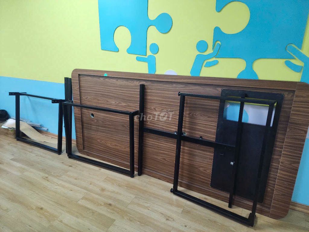 Bàn phòng họp Gỗ, Kim loại Nâu 2.5m. Mua bán Bàn ghế tại Quận Cầu Giấy Hà Nội được đăng bởi Nguyễn Linh hình 1