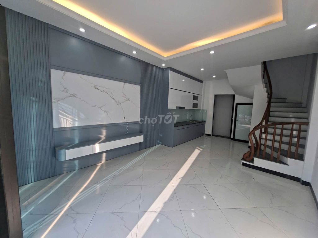 Продается дом Ta Thanh Oai, 39 м* 5 этаж, 5,2 миллиарда долларов