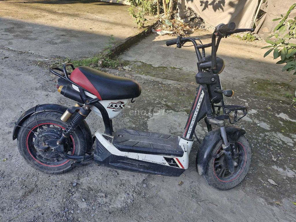 Xe đạp điện 133S Đen, Trắng, Đỏ. Mua bán Xe điện tại Quận Bắc Từ Liêm Hà Nội được đăng bởi Anh Tuấn hình 1