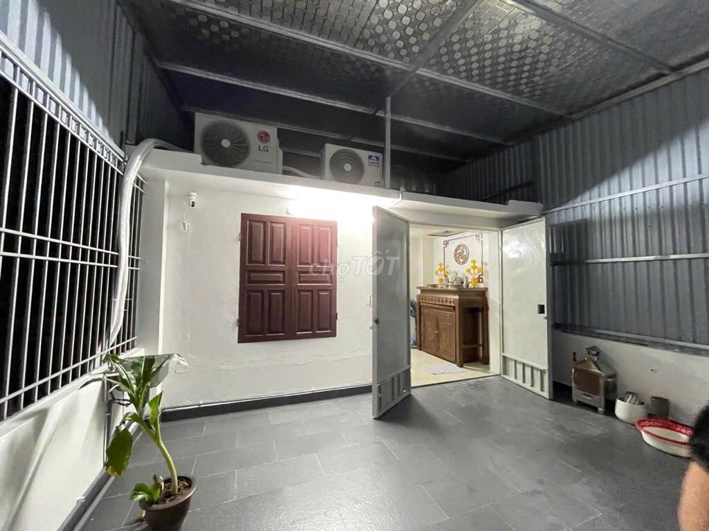 🏘Bán nhà Nguyễn văn Cừ, 33m2 x 4 tầng,  nhà dân xây còn rất mới