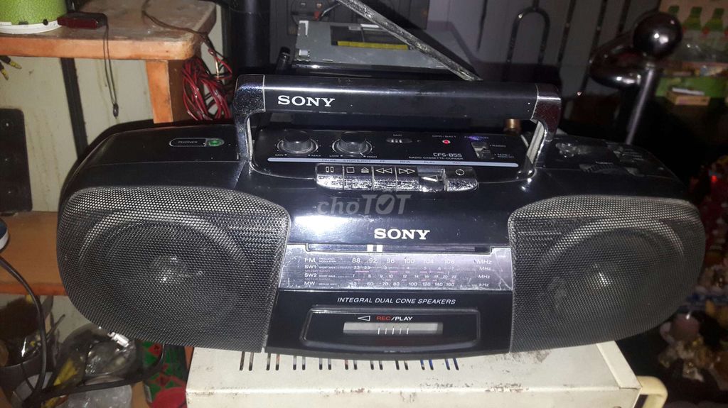 0909718371 - Bán cái cassettes Sony cfs b55 bằng dài còn hát to