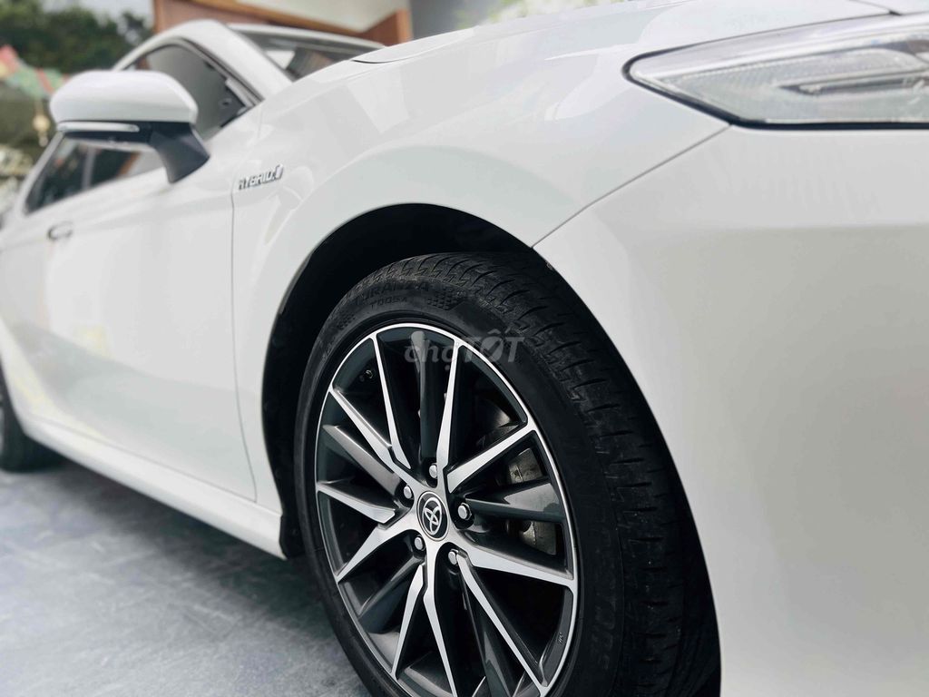 Toyota Camry Hybrid 2022 Trắng 21625 km. Mua bán Ô tô tại Quận Cẩm Lệ Đà Nẵng được đăng bởi USER CAR 1990 hình 5