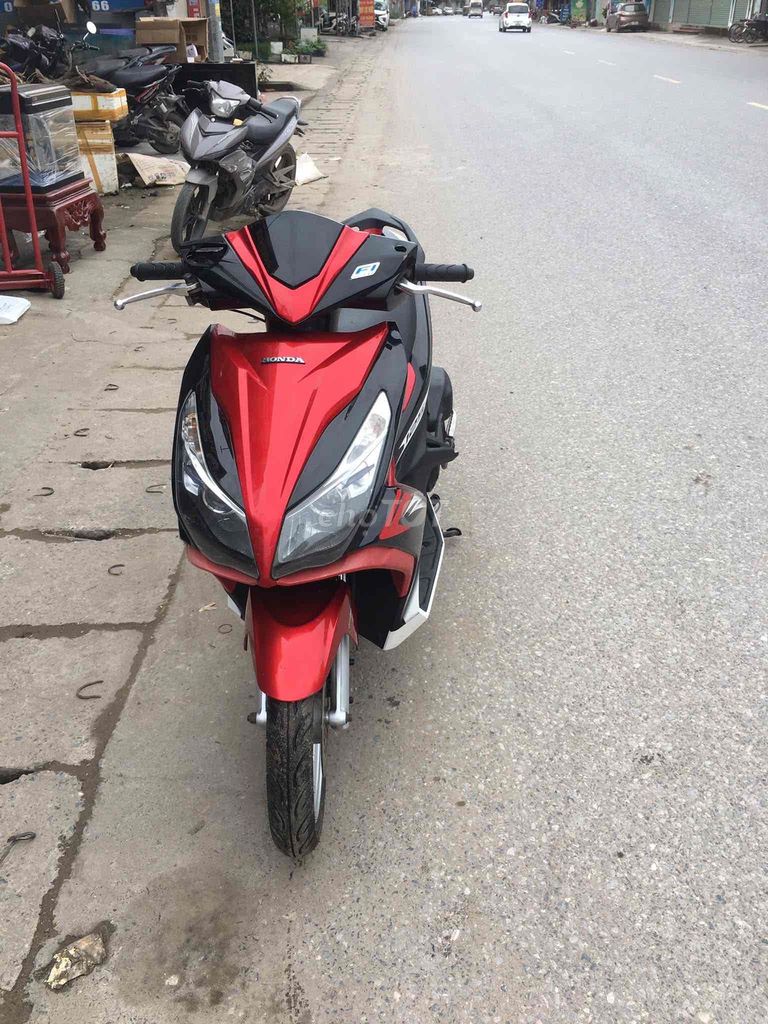 Honda Air Blade 2012 đẹp. Mua bán Xe máy tại Quận Tây Hồ Hà Nội được đăng bởi Đỗ Hoàng Huy hình 1