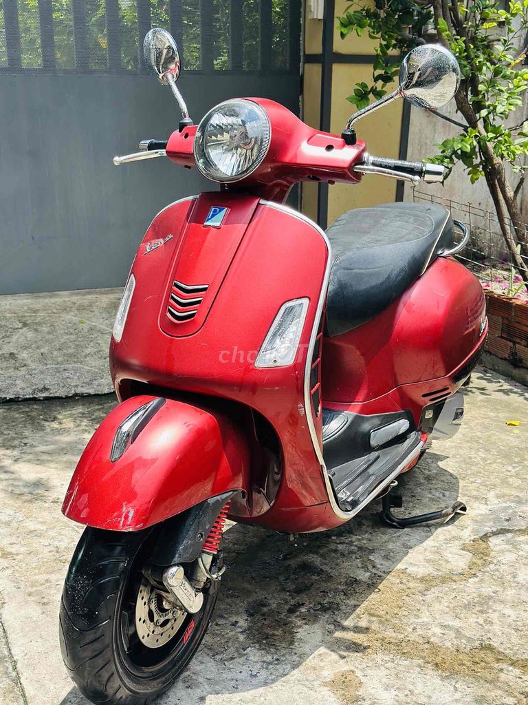 Piaggio Vespa GTS 125CC ABS IGET 2019 красный