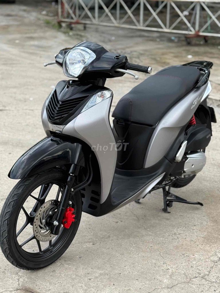 SH Mode 2017 khoá Smarkey hỗ trợ góp 0Đ. Mua bán Xe máy tại Huyện Trảng Bom Đồng Nai được đăng bởi Xe Máy Ngọc Hưng hình 5