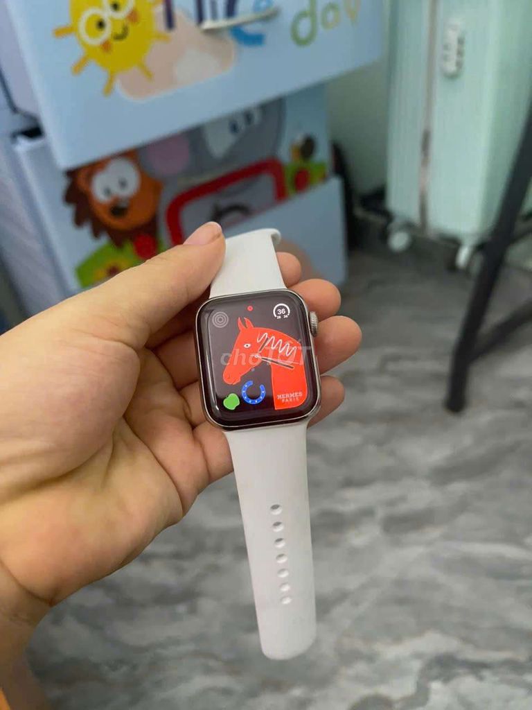 Apple Watch Series 4 Hermès Dây da Trắng. Mua bán Thiết bị đeo thông minh tại Huyện Hưng Hà Thái Bình được đăng bởi bảo vạn linh hình 1