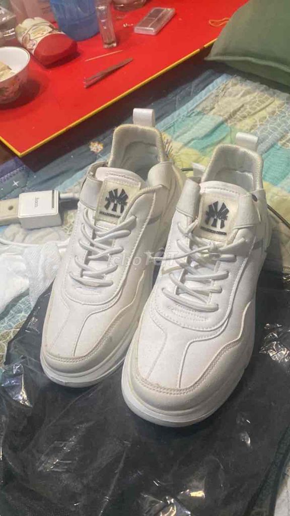 Giày sneaker nam size 40 Trắng. Mua bán Giày dép tại Huyện Hóc Môn Tp Hồ Chí Minh được đăng bởi Con Chim Xanh hình 1