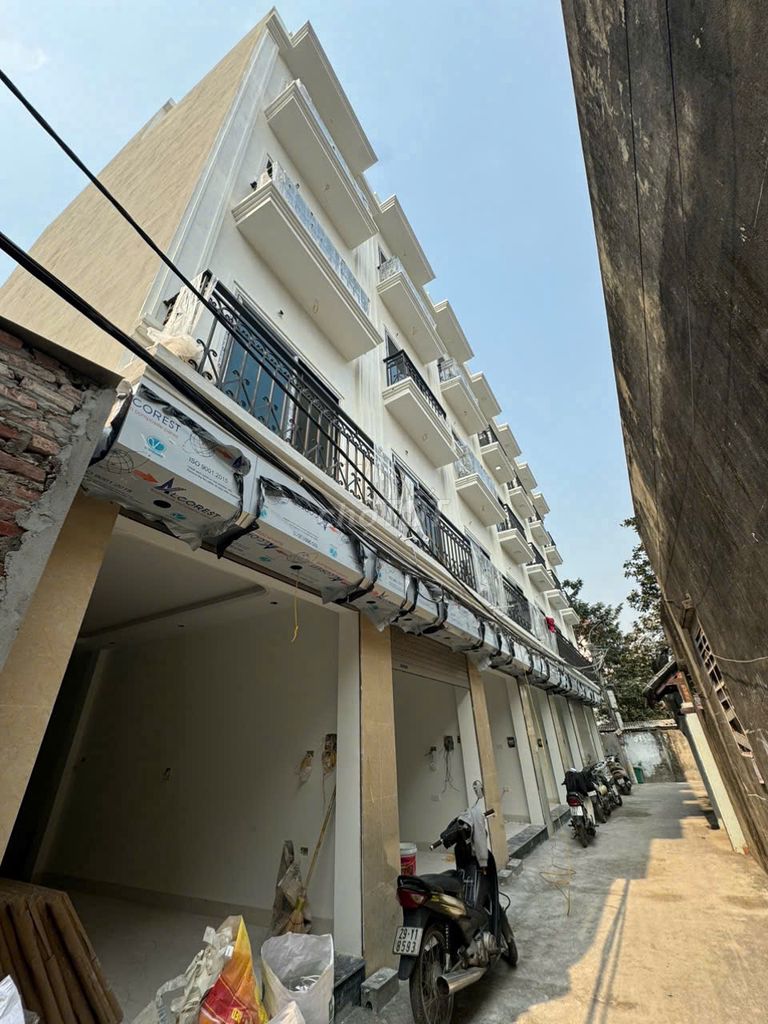 Hoa hậu đẹp nhất Đông La 32m2 giá 4,35 tỷ 5 tầng ôtô đến cửa