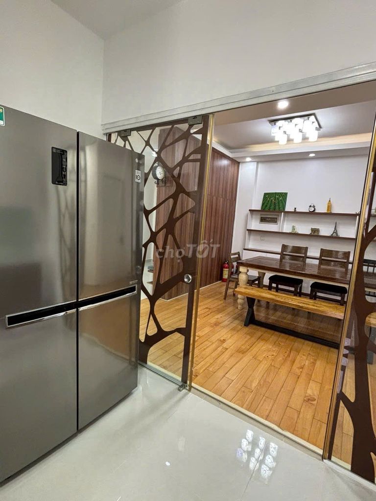 АРЕНДА 7 КВАРТАЛОВ В ЭРЕ ТАУН — 160 М² — 15:00 — 4 ТУАЛЕТА — 19 999 МЛН ЕВРО В МЕСЯЦ