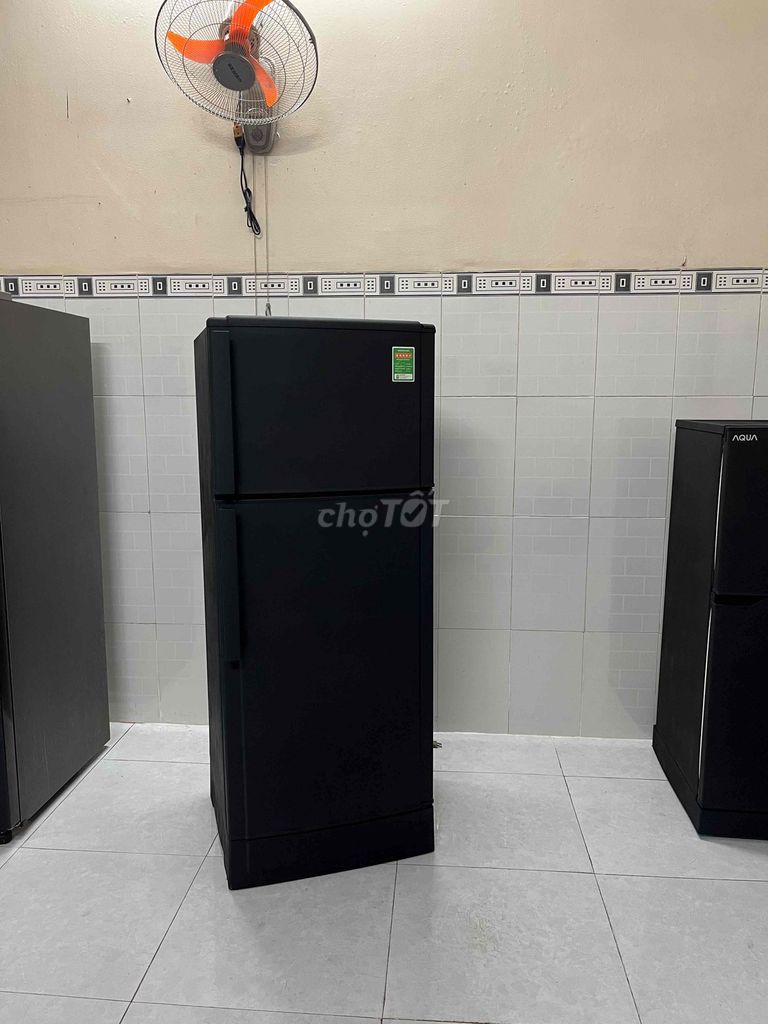 Tủ lạnh Sharp 180L Đen. Mua bán Tủ lạnh tại Quận Bình Tân Tp Hồ Chí Minh được đăng bởi Điện Lạnh Cường Mạnh hình 1