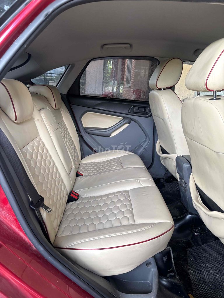 Ford Focus  số tự độg 2012 - 90000 km. Mua bán Ô tô tại Huyện Cẩm Mỹ Đồng Nai được đăng bởi Quân car Đn hình 9