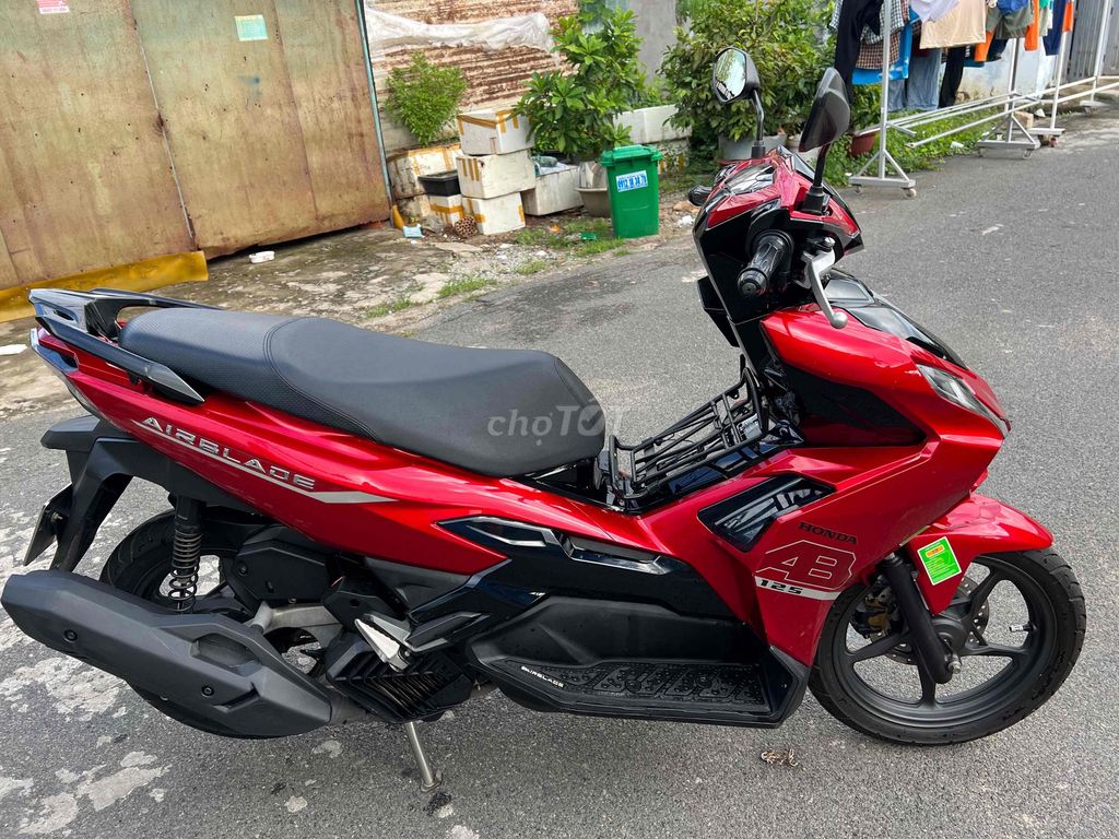 Honda Air Blade 125 2024 Красный