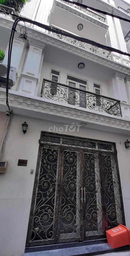 Аренда · 3 комн. · 40 м² · Quận 3, ул. Đường Trần Quang Diệu