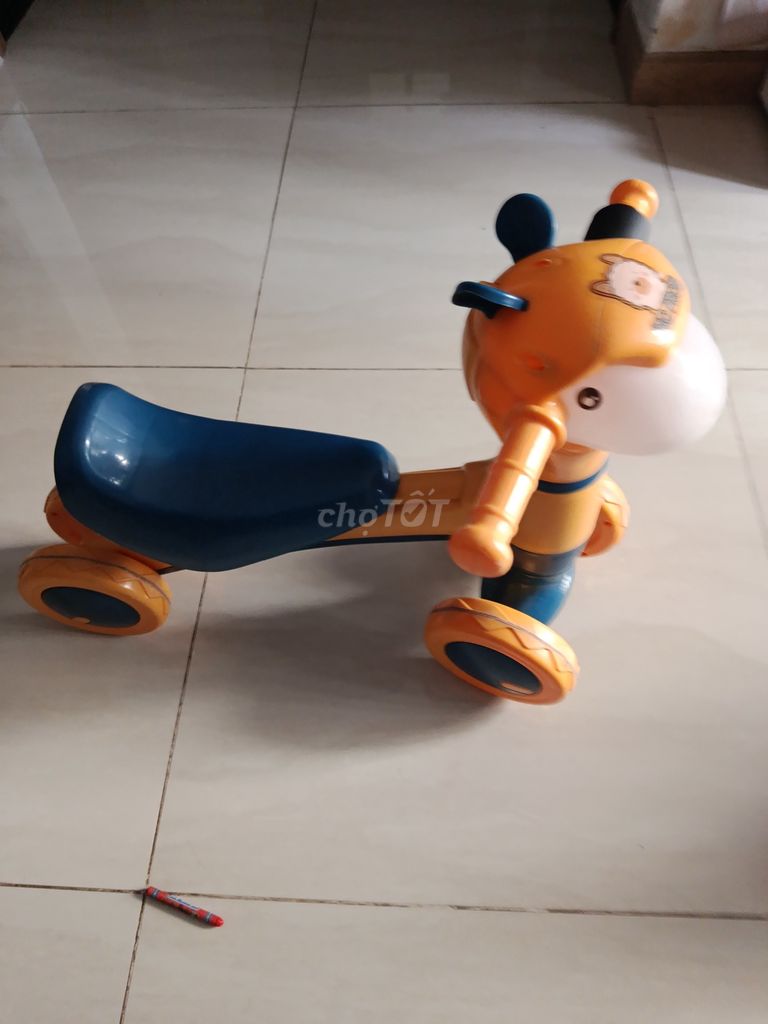 Xe chòi chân Nhựa Cam, Xanh dương. Mua bán Mẹ và bé tại Thành phố Dĩ An Bình Dương được đăng bởi Danh Le hình 1