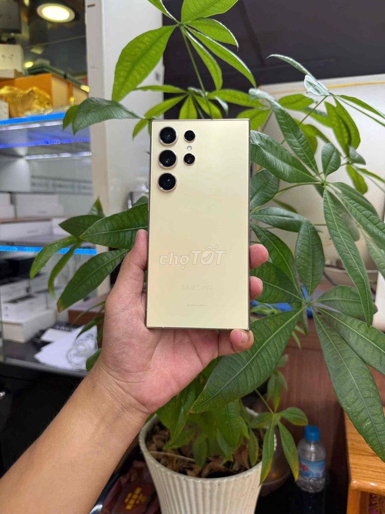 Samsung S24 Ultra 256GB Vàng 99%. Mua bán Điện thoại tại Quận 7 Tp Hồ Chí Minh được đăng bởi mrlao hình 1