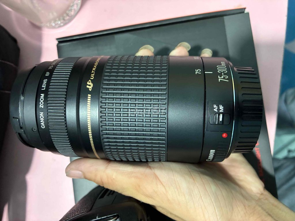 Ống kính Canon EF 75-300mm Đen. Mua bán Máy ảnh, Máy quay tại Thành phố Thủ Dầu Một Bình Dương được đăng bởi hh hình 1