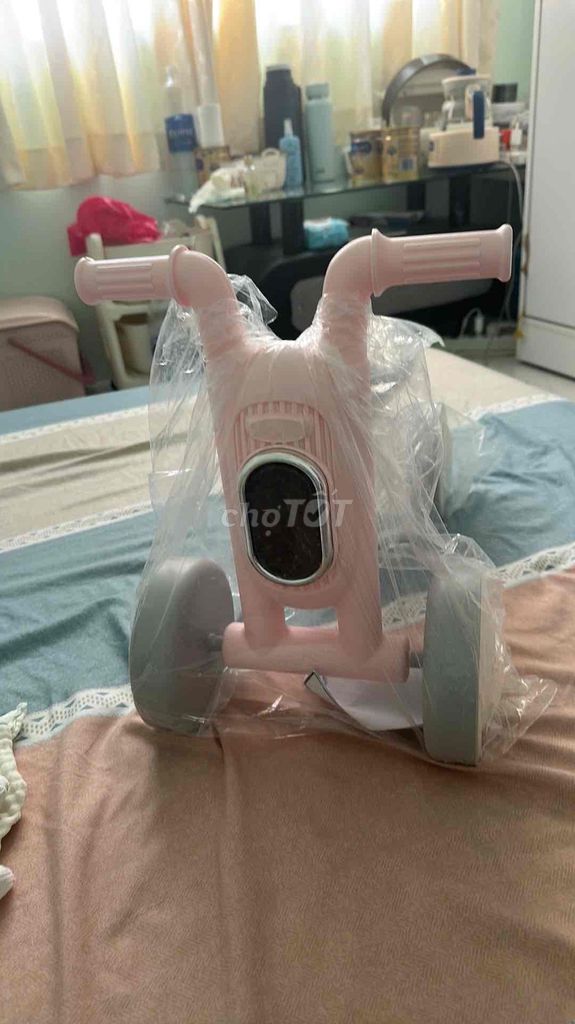 Xe chòi chân Hồng Mới. Mua bán Mẹ và bé tại Huyện Bình Chánh Tp Hồ Chí Minh được đăng bởi Lê Hoàng Long hình 1