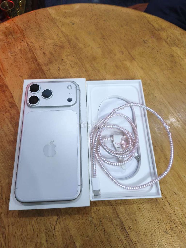 iPhone 17 Pro Max 256GB Bạc 99% mới. Mua bán Điện thoại tại Quận 4 Tp Hồ Chí Minh được đăng bởi nguyen van hung hình 1