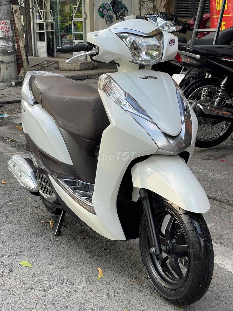 LEAD 125 chính chủ hàng chất lượng. Mua bán Xe máy tại Quận Đống Đa Hà Nội được đăng bởi Hà hình 4