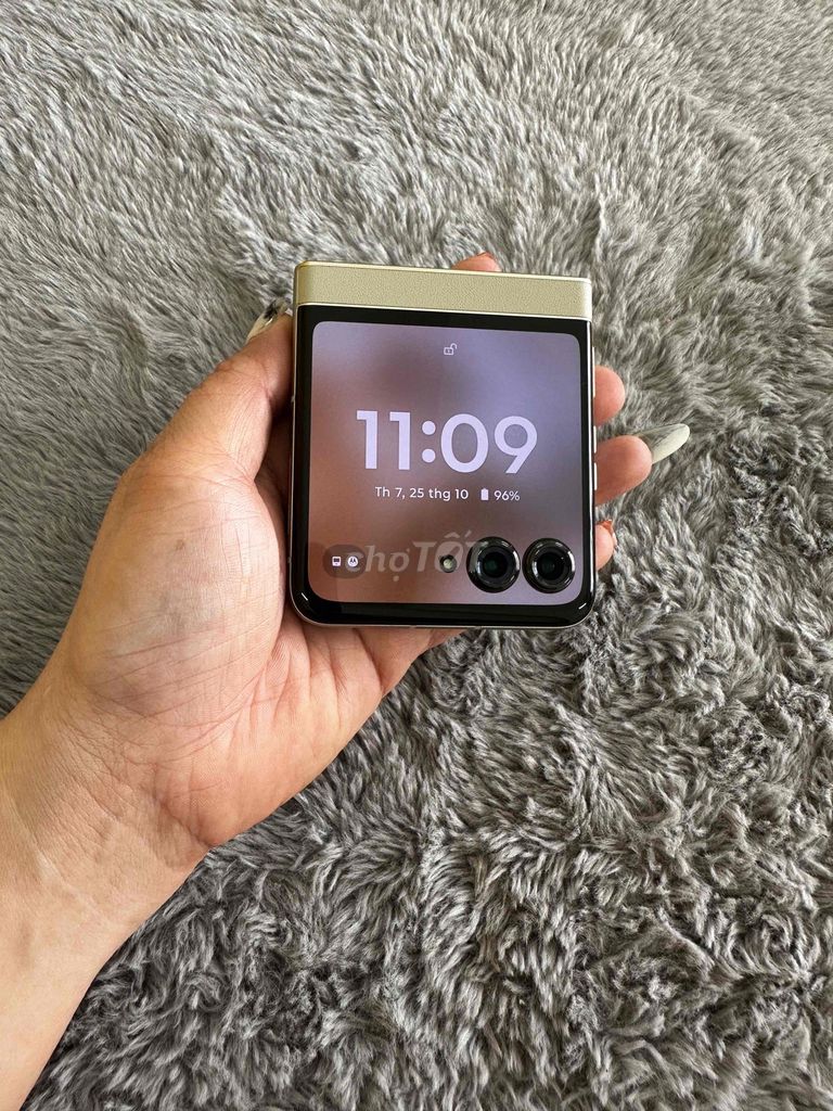 Motorola Razr 50 ram 8/256GB.Bảo hành 06 tháng. Mua bán Điện thoại tại Quận Bình Tân Tp Hồ Chí Minh được đăng bởi Hoàng Anh hình 1