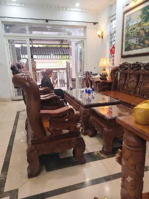 Bán nhà Phạm Văn Đồng, 152m2 (9.5x16), 3 tầng 4PN, giá 12.6 tỷ