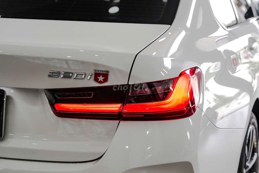 BMW 320i Sport Line LCI 2024 Trắng 12600 km. Mua bán Ô tô tại Quận 7 Tp Hồ Chí Minh được đăng bởi Hoàn Lee Xe Lướt hình 8