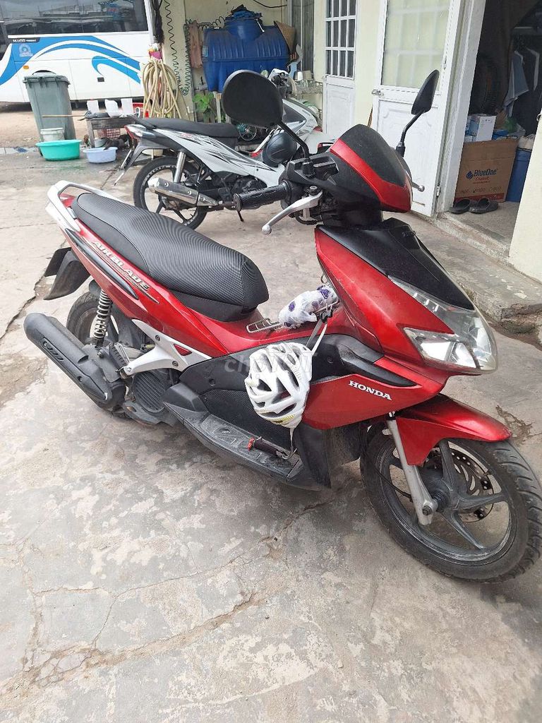 Воздушное лезвие Honda 2025 красное