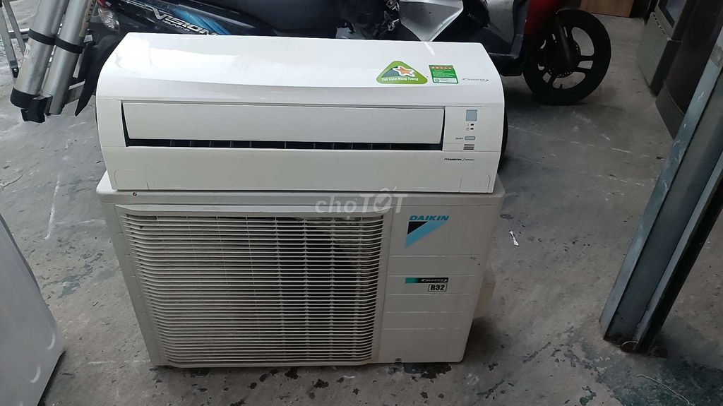 Máy lạnh Daikin inverter 2,5hp zin đẹp