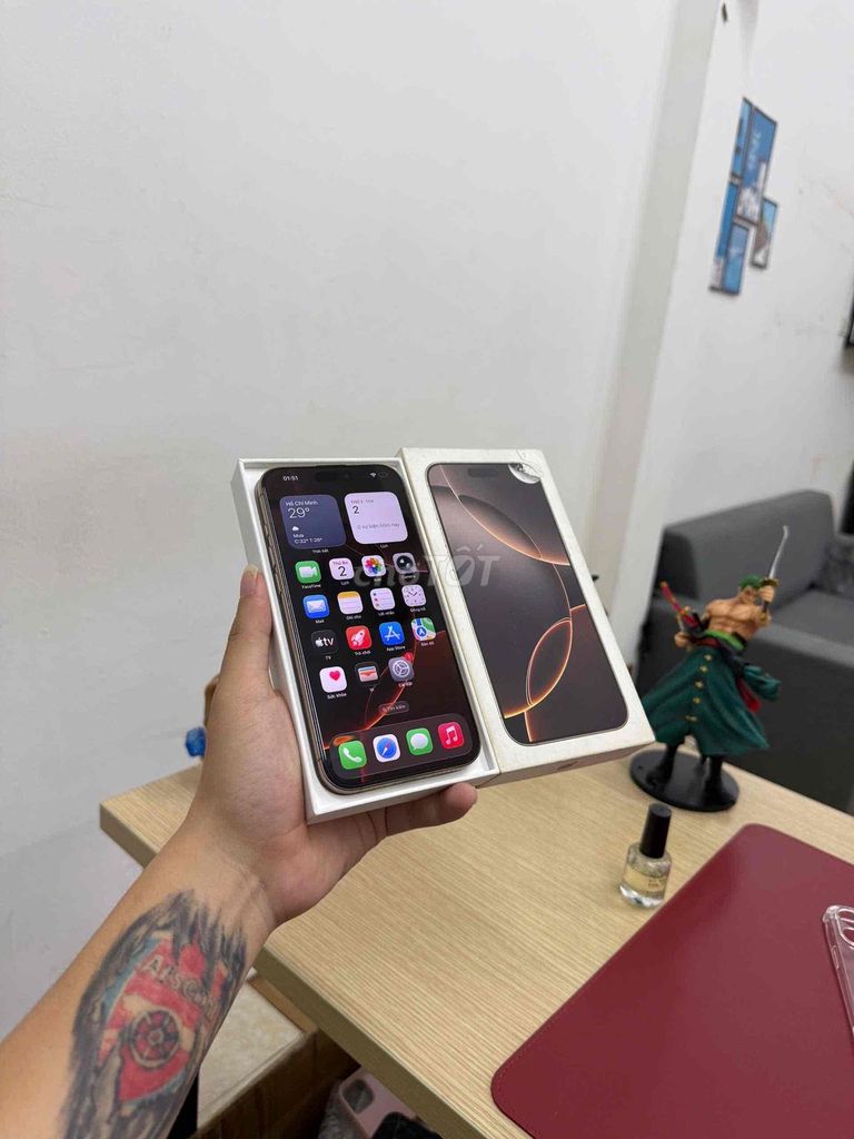 iPhone 16 Pro Max 256GB Vàng Like New 99%. Mua bán Điện thoại tại Quận Đống Đa Hà Nội được đăng bởi KT Hà Nội Mobile hình 1