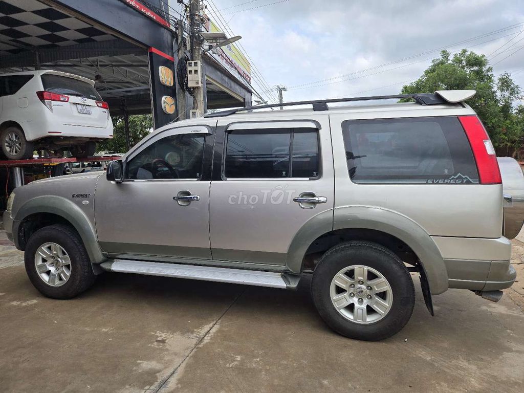 Ford Everest 2008 Limited 4x2 - 100000 km. Mua bán Ô tô tại Huyện Ea Súp Đắk Lắk được đăng bởi Quang thiện hình 6