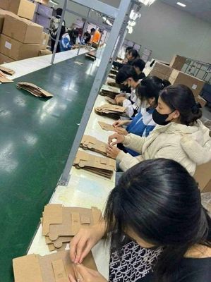 VIỆC LÀM THIẾU TUỔI TẠI QV1