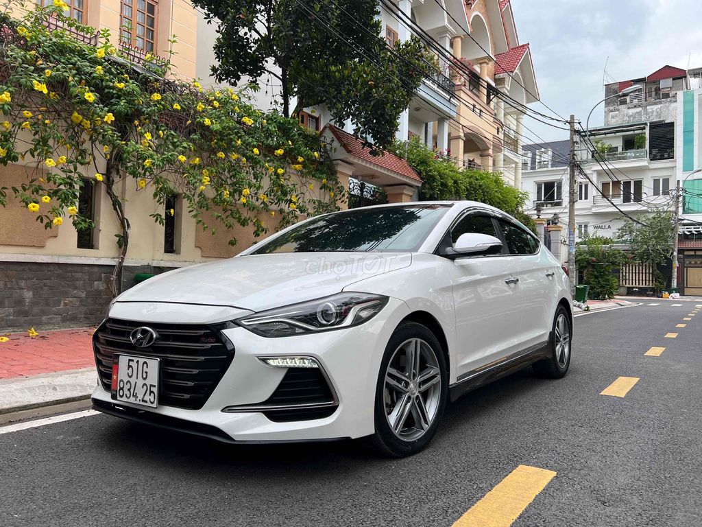 Hyundai Elantra 1.6 Sport 2018. Mua bán Ô tô tại Quận 8 Tp Hồ Chí Minh được đăng bởi Đông Mai hình 1
