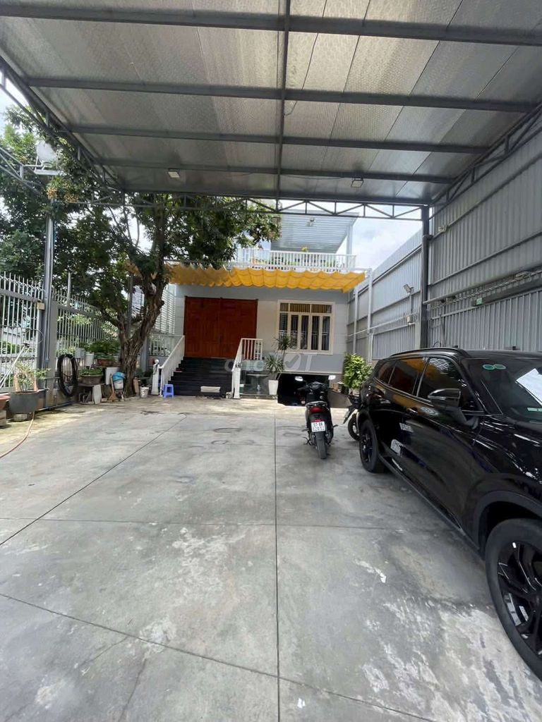 Mặt bằng kinh doanh đa ngành nghề gần ngã ba cây lơn 