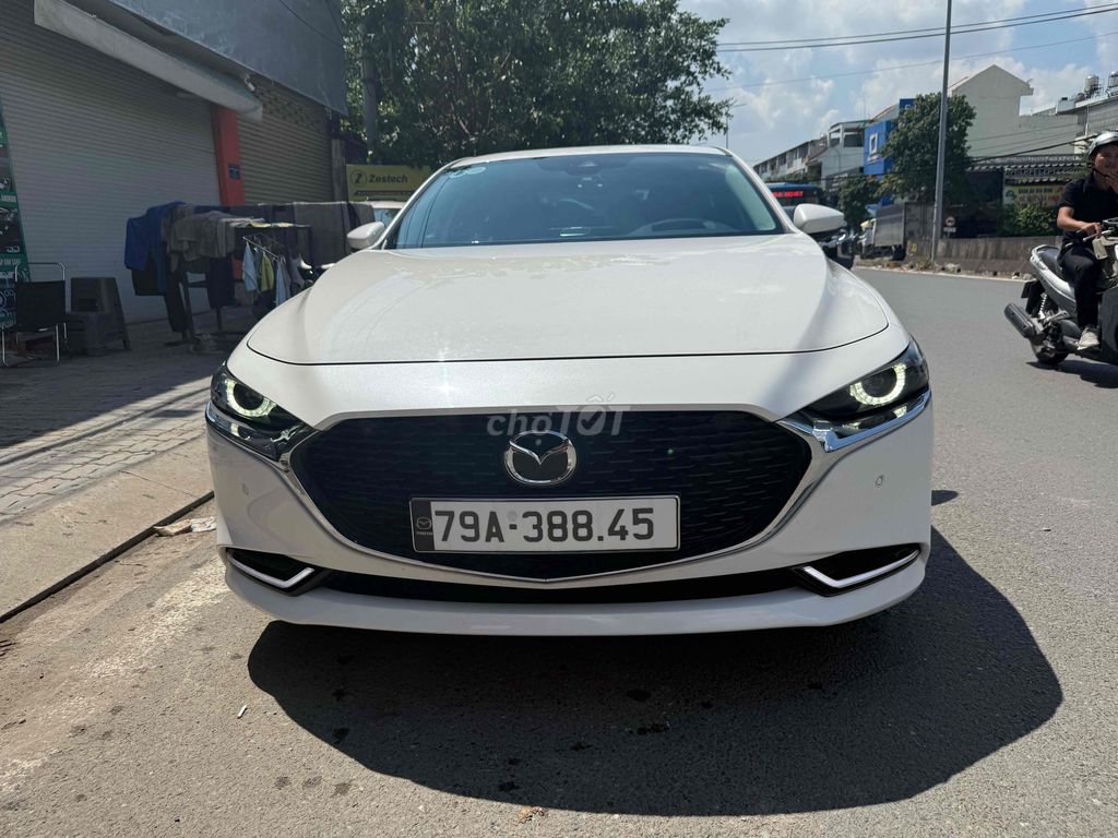 Mazda 3 bản 1.5 premium 2022 lên 45 triệu đồ chơi