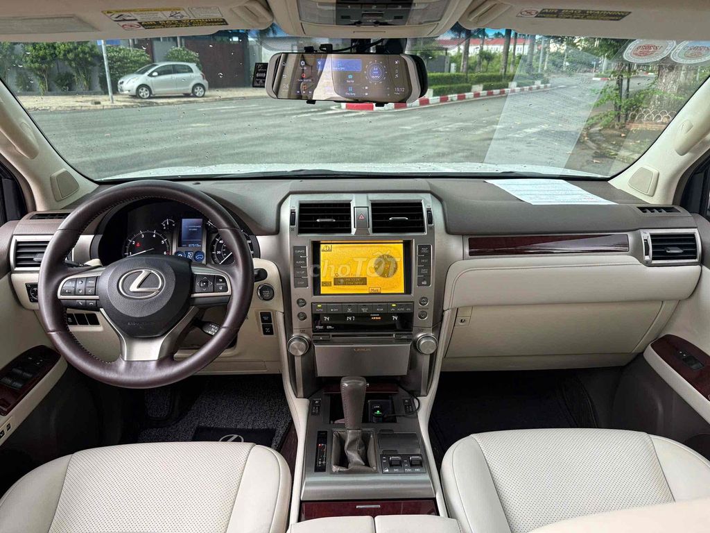 Lexus GX 460 up full model 2020 siêu mới rất đẹp. Mua bán Ô tô tại Thành phố Thủ Dầu Một Bình Dương được đăng bởi Dương Tuấn Anh hình 9