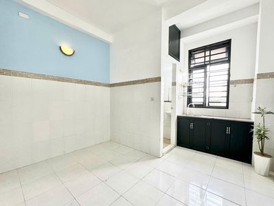Phòng mới ngay Hoàng Diệu 2, có thang máy, full nội thất máy lạnh