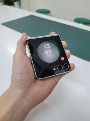ZFlip 5 5G xanh mint 256GB 2sim,có ghi âm cuộc gọi. Mua bán Điện thoại tại Quận 3 Tp Hồ Chí Minh được đăng bởi Diễm