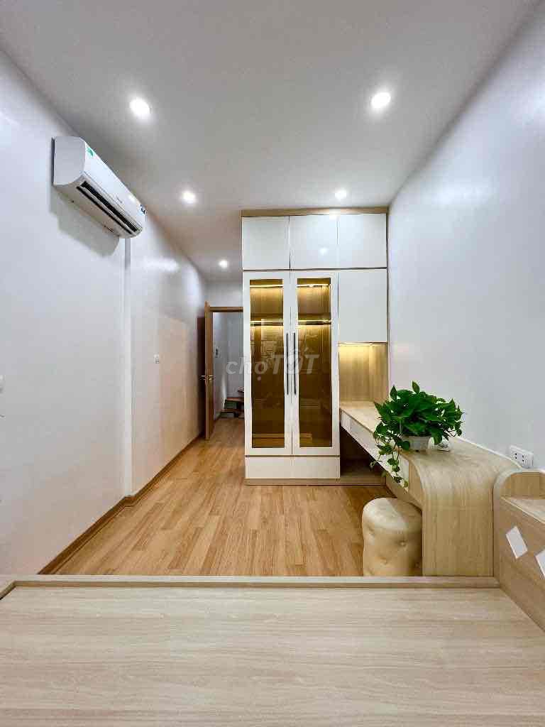 Minh Khai 30/35m2 5 Tầng 4.25